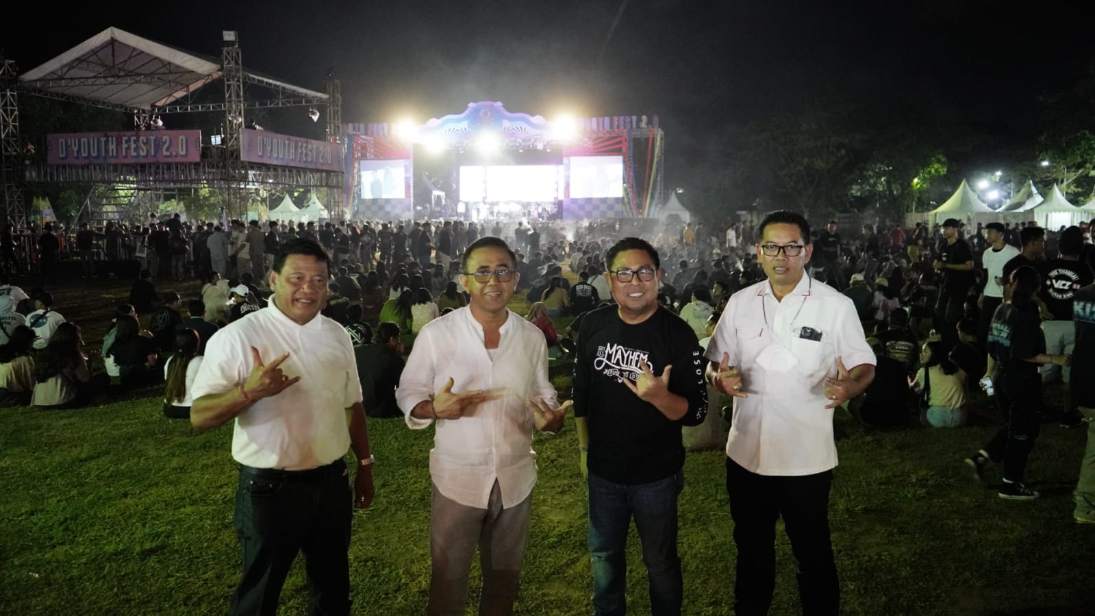 Penampilan SID Tutup Gelaran D'Youth Fest 2.0    Walikota Jaya Negara: Kreatifitas Anak Muda Harus Terus Bergelora, Salam Kreatifitas.
