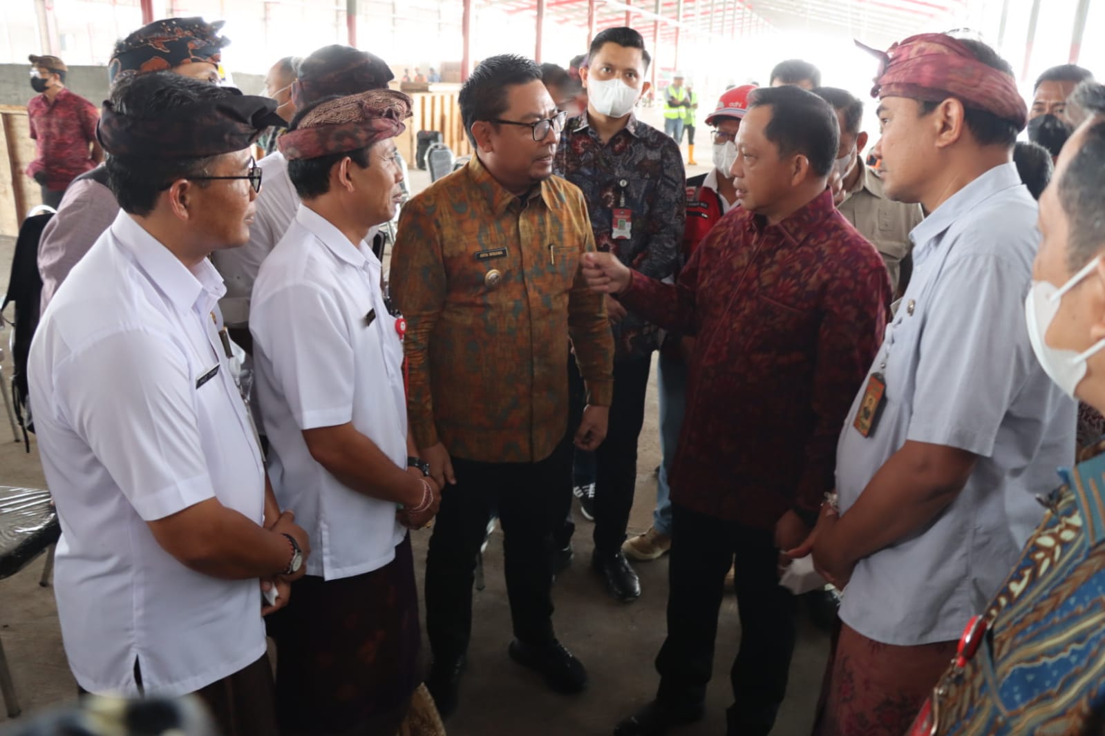 Wawali Arya Wibawa Terima Kunjungan Mendagri Tito Karnavian  Di TPST Kesiman Kertalangu