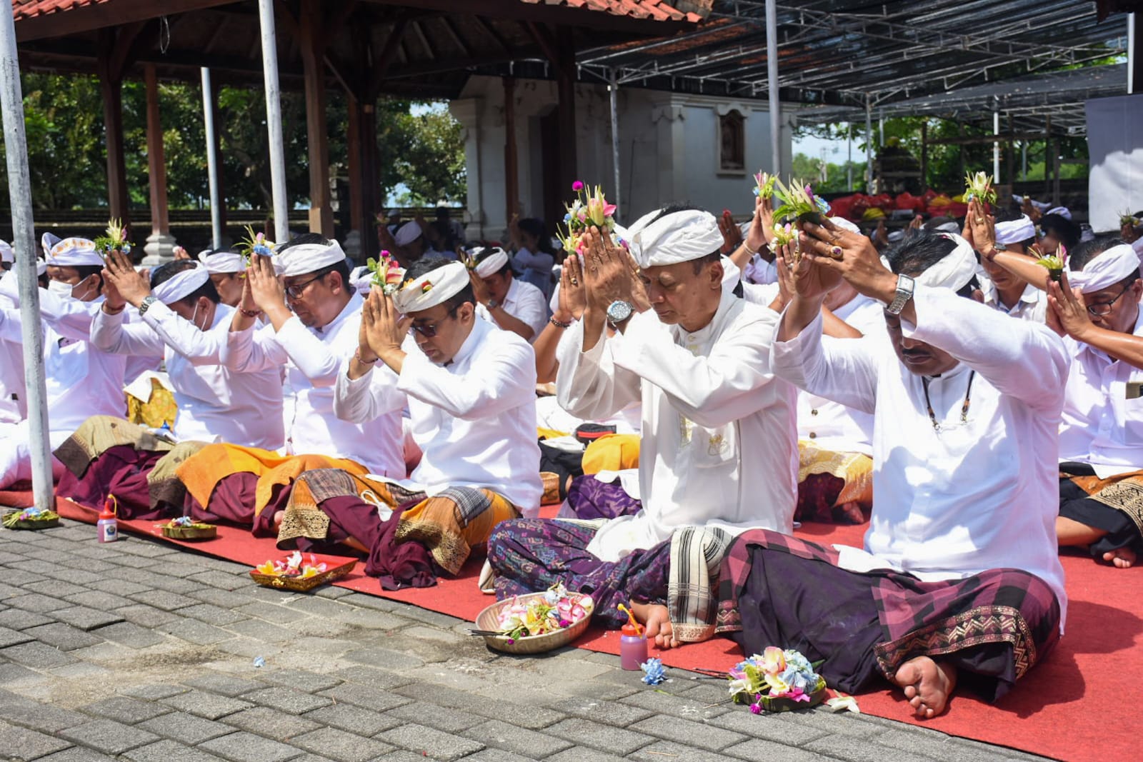 Peringati Hari Tumpek Landep, Pemkot Denpasar Gelar Upacara Jana Kerthi di Pura Dalem Sakenan.