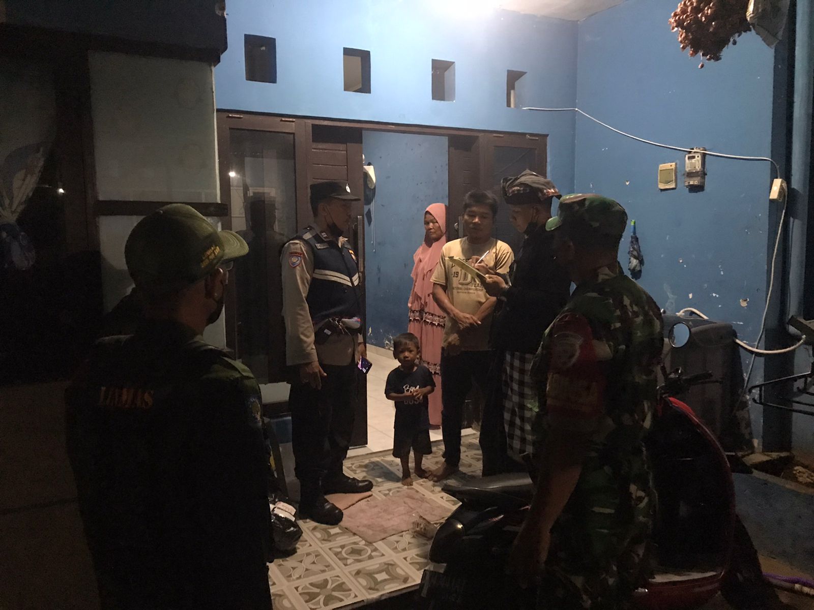 Antisipasi Gangguan Kamtibmas  Desa Dauh Puri Kauh Gelar Pendataan Penduduk Non Permanen