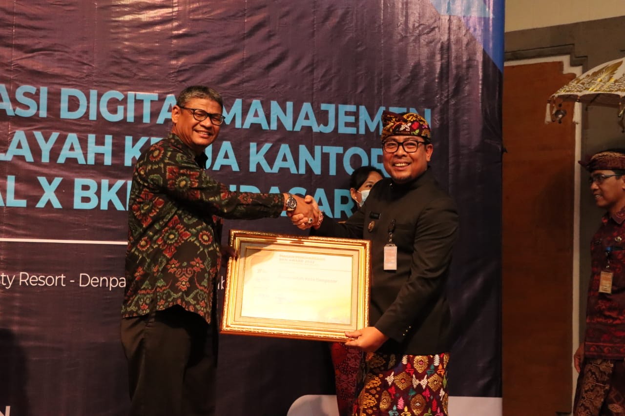 Pemkot Denpasar Terima BKN Award untuk Kategori Pemerintah Kota Tipe Besar