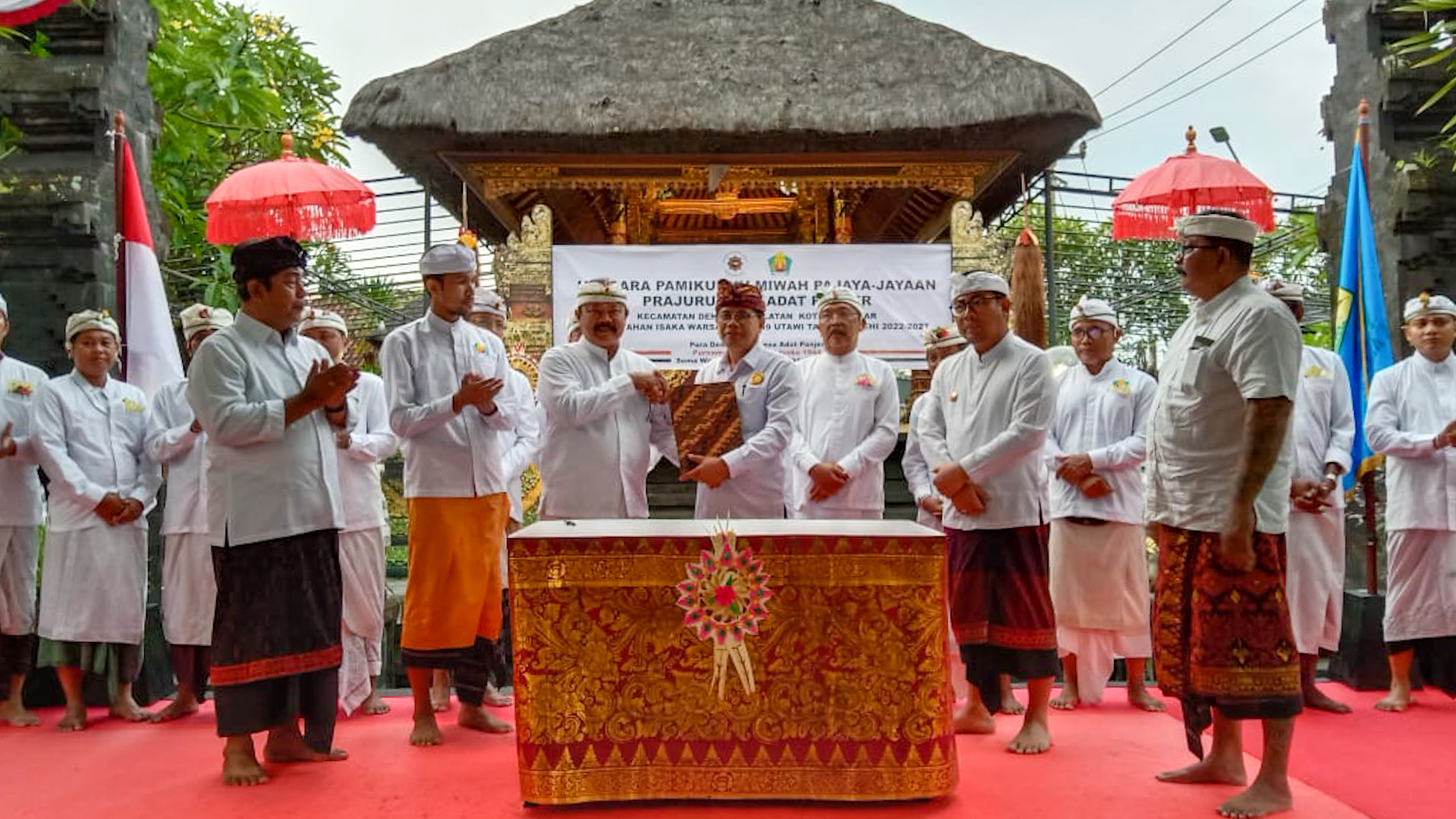 AA Ketut Oka Adnyana Kembali Dikukuhkan Menjadi Bendesa Adat Panjer  Wawali Arya Wibawa: Sinergi Adat dan Dinas Dukung Kemajuan Kota Denpasar