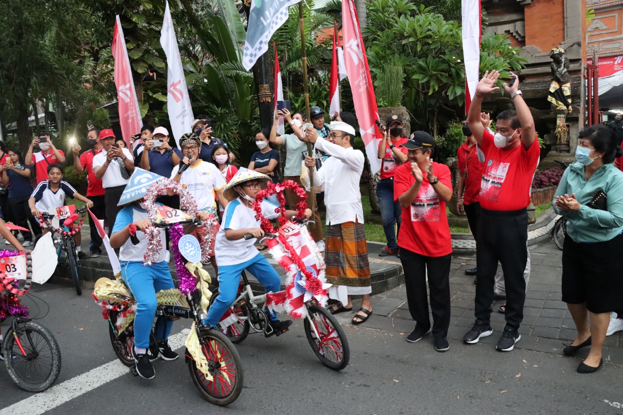 Diikuti 77 Peserta Siswa SD dan SMP Wali Kota Jaya Negara Lepas Parade Sepeda Hias Hut RI