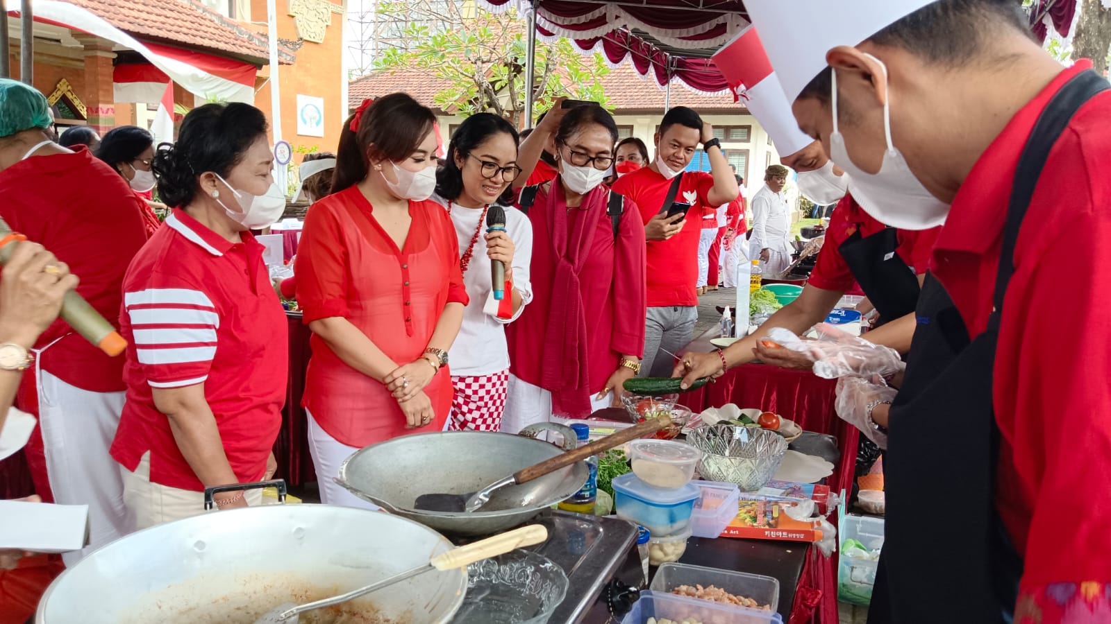 Merayakan   HUT RI ke 77 Tahun 2022, Kecamatan Denpasar Gelar Lomba Memasak Nasi Goreng Sehat "Merah Putih" 
