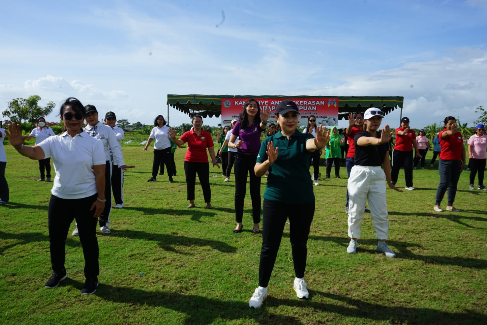 Ketua GOW Denpasar Ny. Ayu Kristi Arya Wibawa Buka Kompaye Anti Kekerasan Terhadap Perempuan