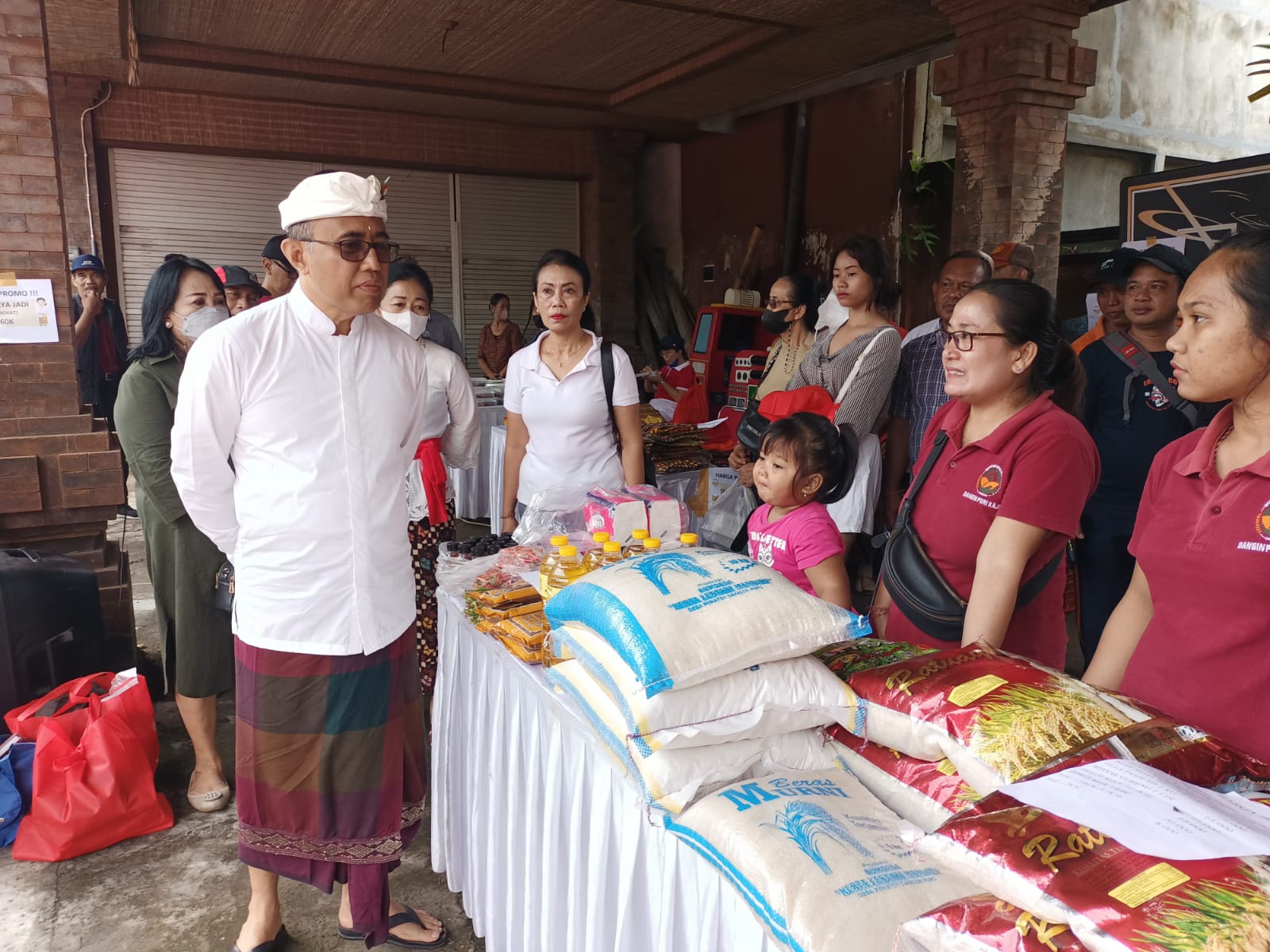 Komitmen Antisipasi  Inflasi  Jaya Negara Kembali Tinjau Pasar Murah.