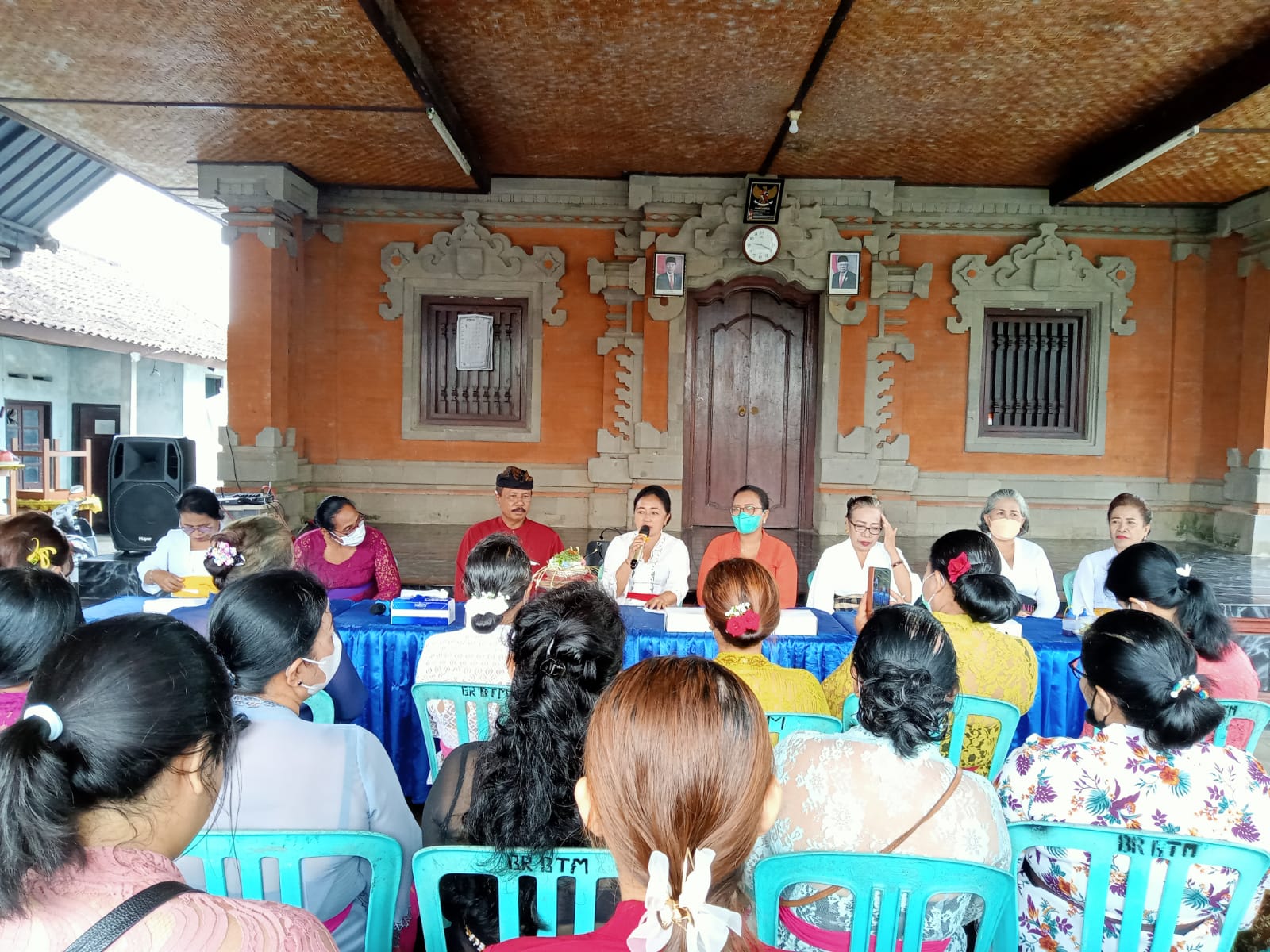 Ny. Sagung Antari Jaya Negara Buka Pelatihan  Banten Otonan