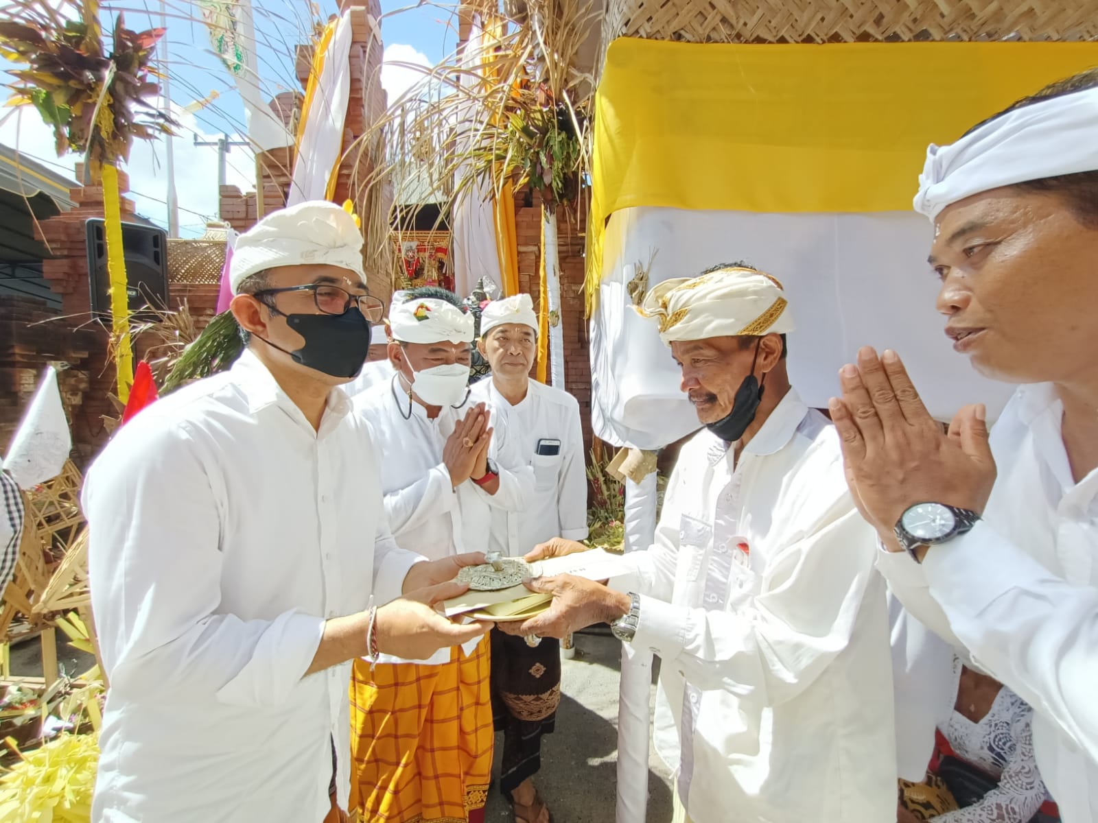 Jaya Negara Hadiri Karya Ngenteg Linggih Dan Pedudusan Alit Betara Begawan Penyarikan Banjar Uma Desa Peguyangan Kaja.