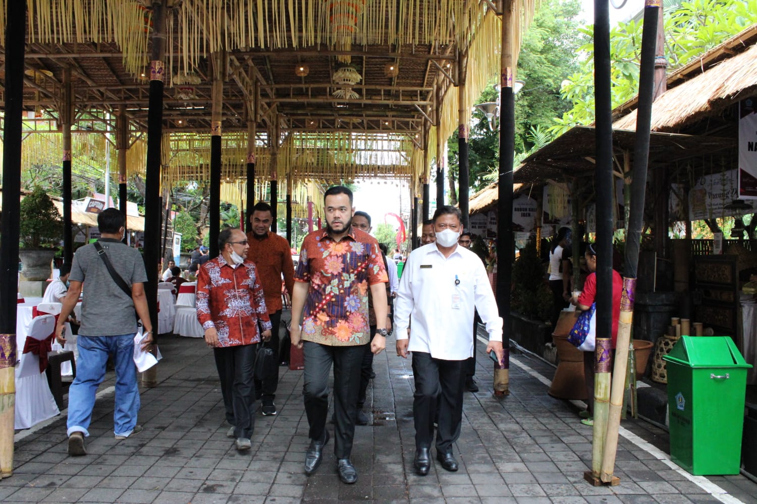 Walikota Padang Panjang Kunjungi Pasar Badung Dan Pasar Kumbasari Pelajari Konsep Pembangunan Pasar Seni.