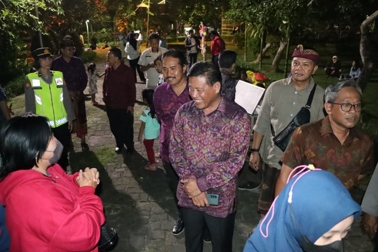 Pastikan Situasi Aman dan Kondusif  Sekda Alit Wiradana Pantau Malam Pergantian Tahun