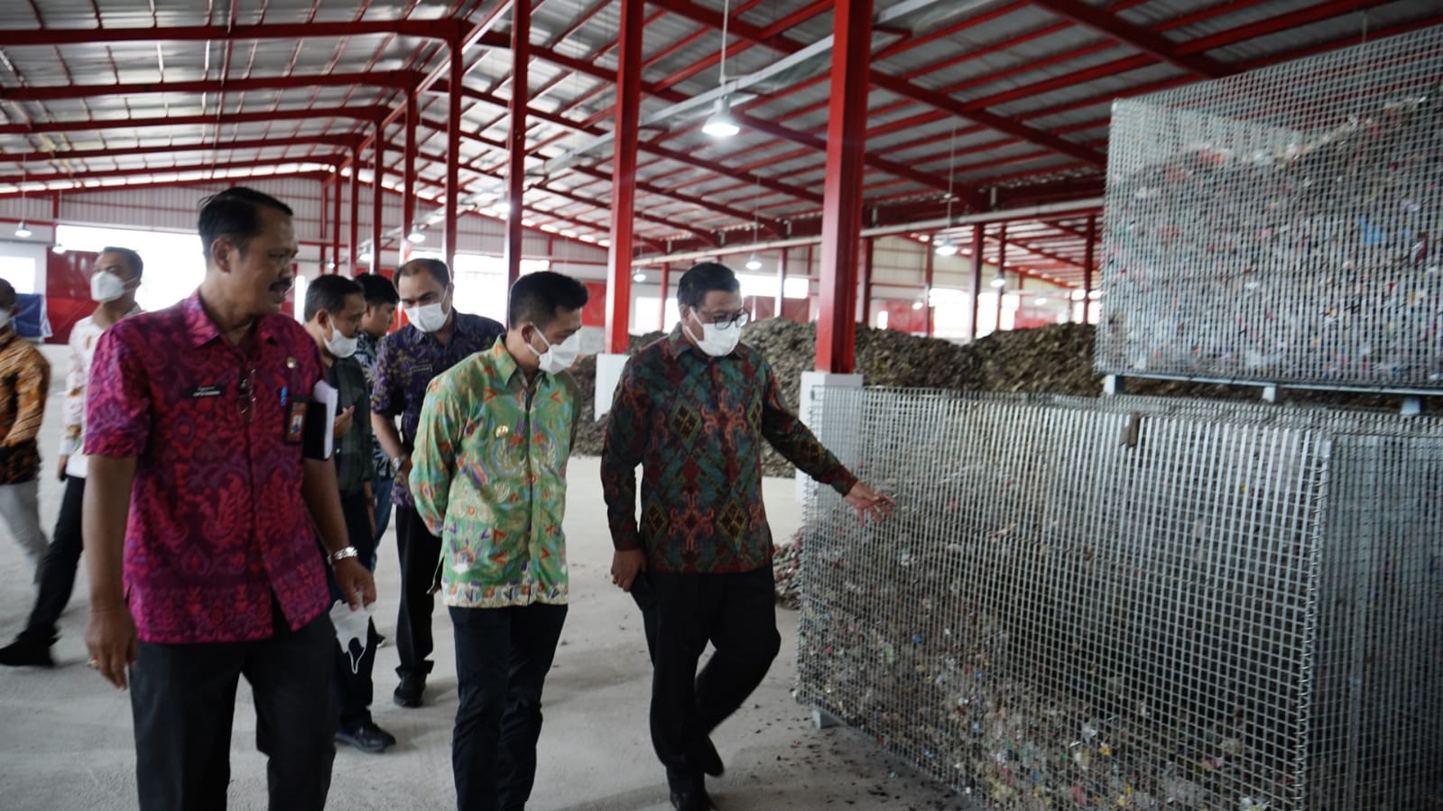 Sekda Alit Wiradana Terima Kunjungan Bupati Bandung, Dadang Supriatna di TPST Kesiman Kertalangu    Wahana Tukar Inovasi Dukung Tata Kelola Persampahan