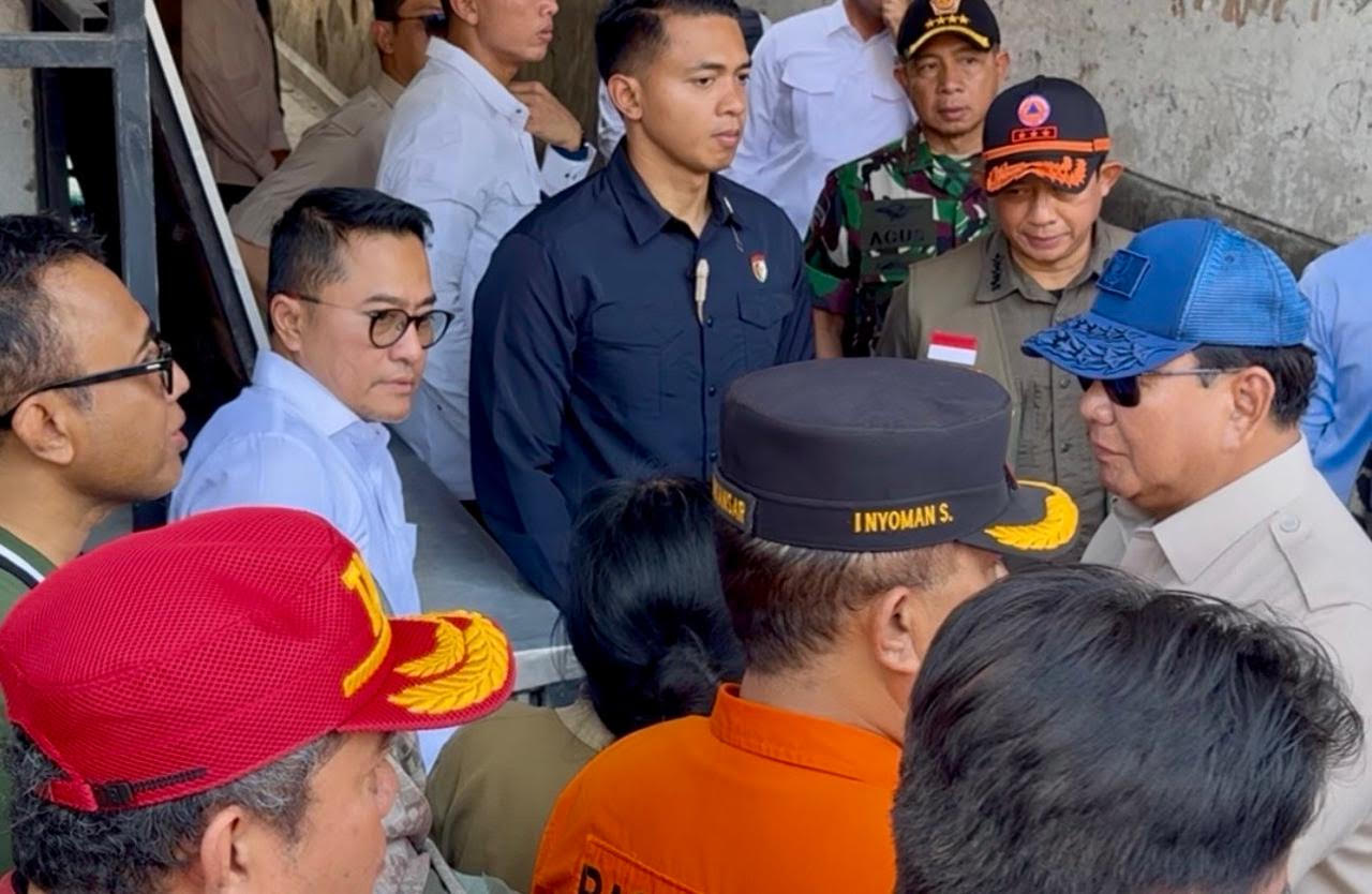 Walikota Jaya Negara Dampingi Presiden Prabowo Subianto Sambangi Warga Kota Denpasar Korban Banjir Pastikan Penanganan Pasca Bencana Cepat dan Tepat