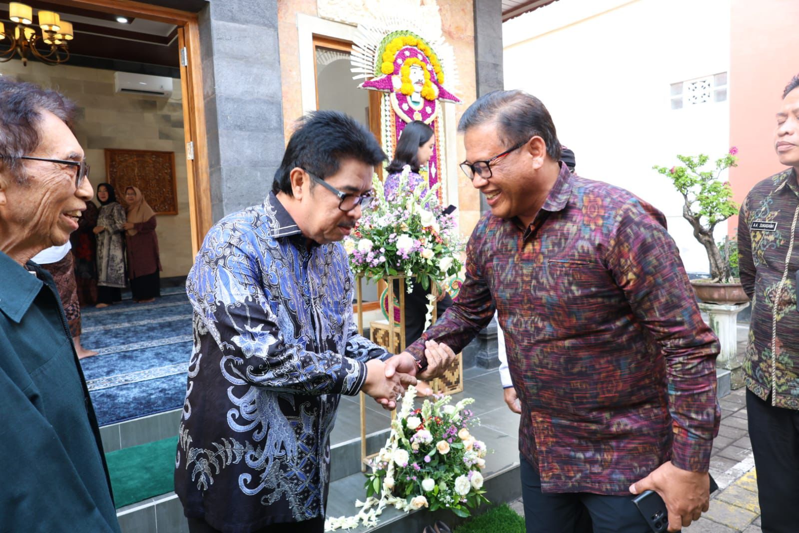 Sekda Kota Denpasar Hadiri Peresmian Musholla Al Hakim di PTUN Denpasar.