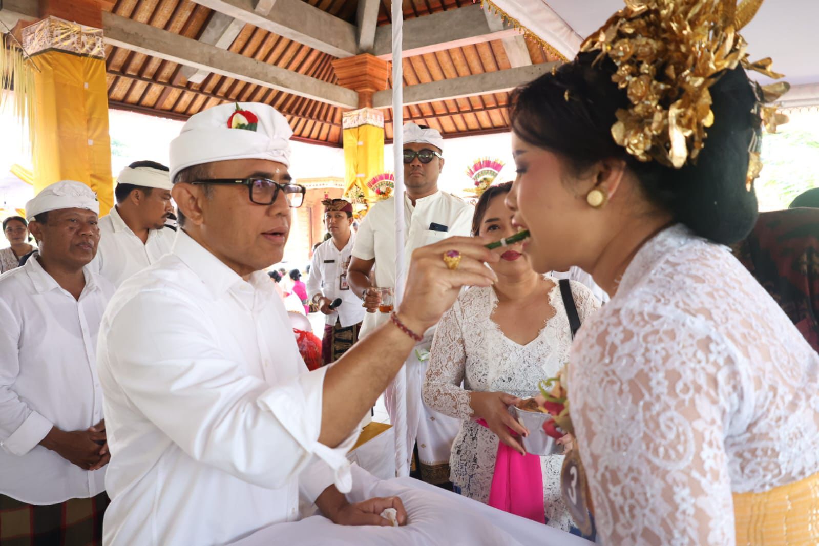 Wali Kota Denpasar Hadiri Metatah dan Mepetik Massal di Desa Dauh Puri Kaja