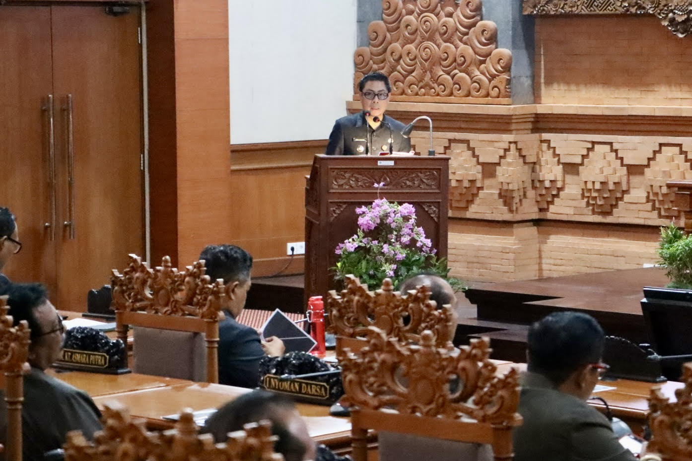 Dari Pembukaan Rapat Paripurna ke-21 Masa Persidangan II DPRD Kota Denpasar,    Wawali Arya Wibawa Sampaikan Ranperda Tentang Perubahan Atas Peraturan Daerah Nomor 5 Tahun 2023 Tentang Pajak Daerah dan Retribusi Daerah