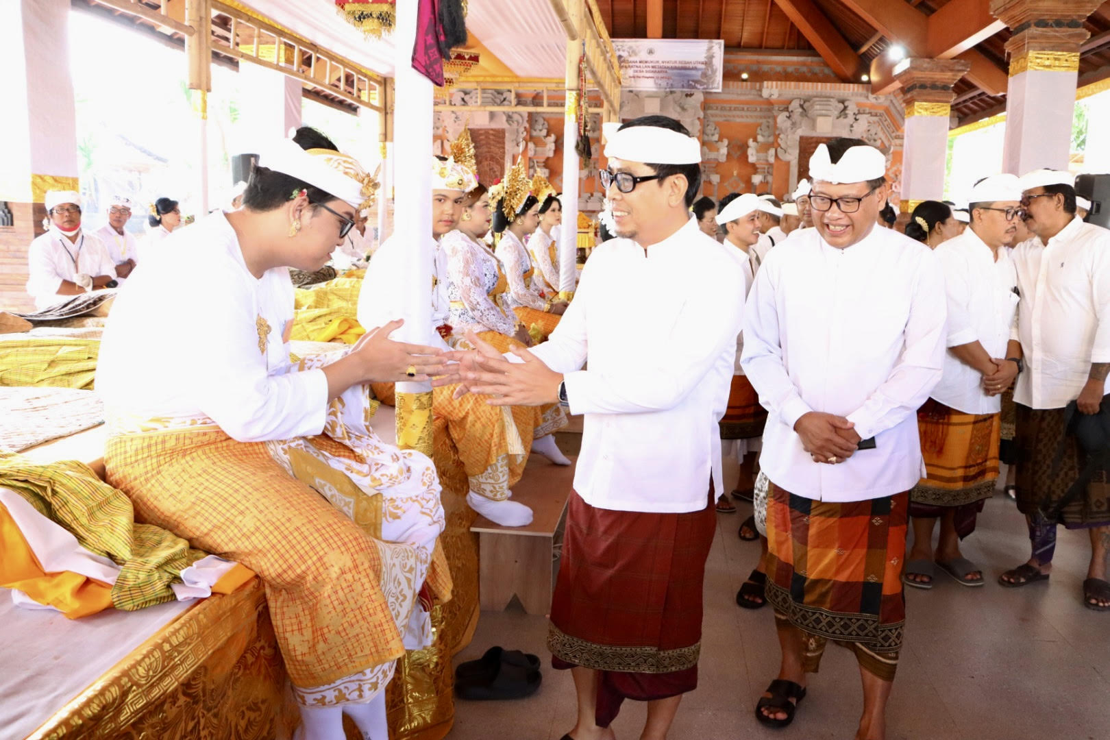 Wawali Arya Wibawa Hadiri Karya Atma Wedana Memukur, Nyatur Rebah Utama, Mepenawaratna dan Metatah Kinambulan Desa Sidakarya