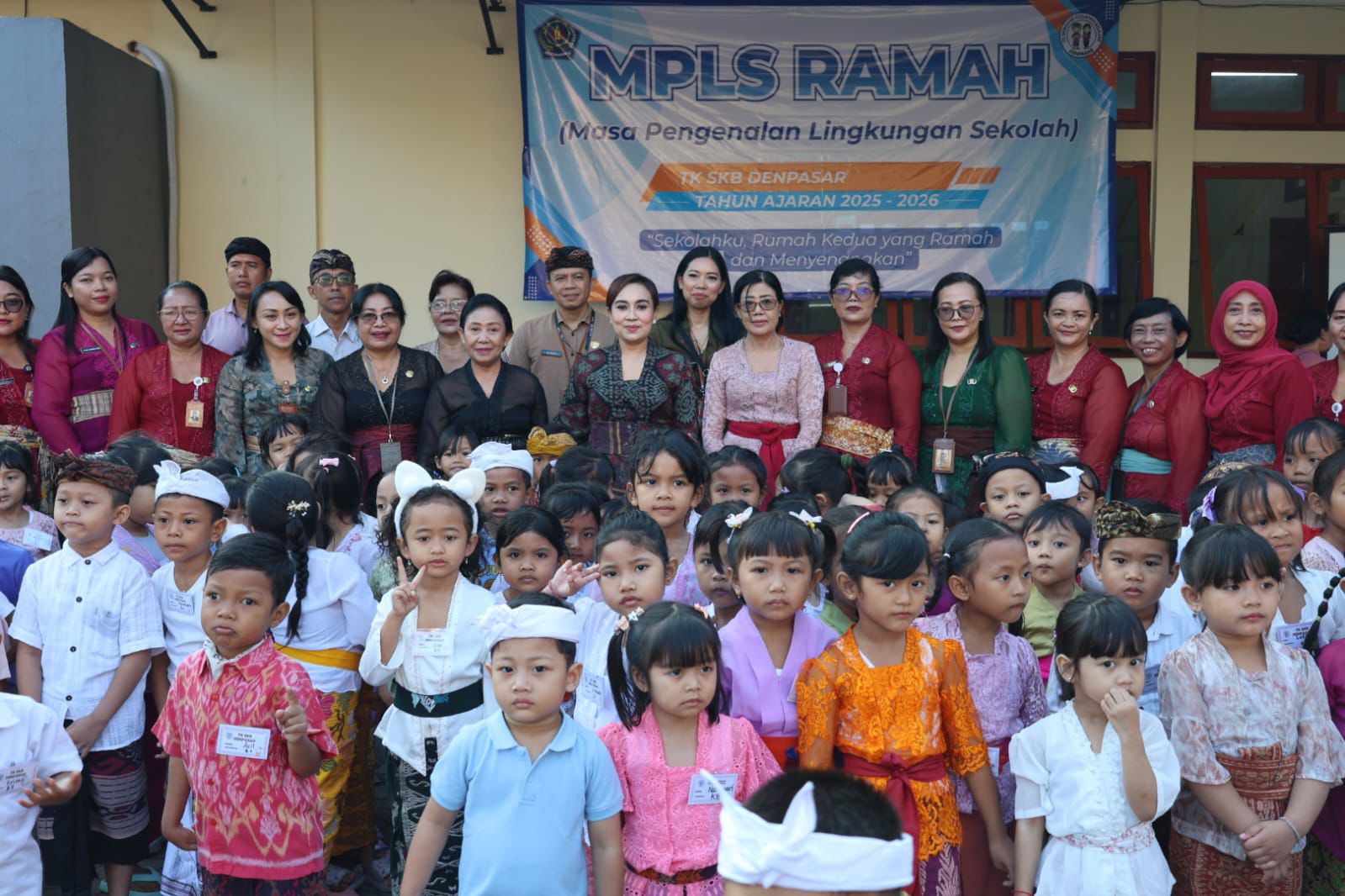 Ketua Pokja Bunda PAUD Kota Denpasar, Ayu Kristi Arya Wibawa Tinjau Pelaksanaan MPLS di Tiga Sekolah