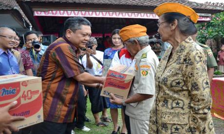 Denpasar Terima Panji Perjuangan Pahlawan Nasional I Gusti Ngurah Rai