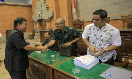 Rapat Kerja Banggar DPRD Kota Denpasar dengan Eksekutif