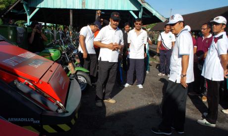 WALIKOTA PIMPIN LANGSUNG BERSIH-BERSIH DITEMPAT BENCANA