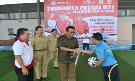Wawali Jaya Negara Buka Turnamen Futsal U-21 Walikota Cup V