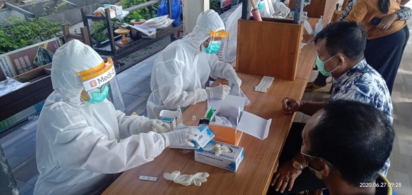 Cegah Penyebaran Covid 19, GTPP Kota Denpasar Lakukan Rapid Test Kepada 208 Orang, Operator dan Crew Kapal Fast Boat Hasilnya 207 Non Reaktif dan 1 Orang Reaktif