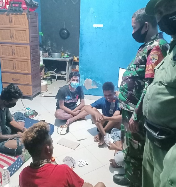 Putus Penyebaran COVID-19, Desa Dauh Puri Klod Intensifkan Patroli Rutin Wilayah.
