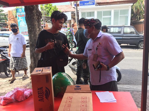 Tekan Penularan Covid-19, Desa Sidakarya Gencarkan Patroli Penerapan Prokes