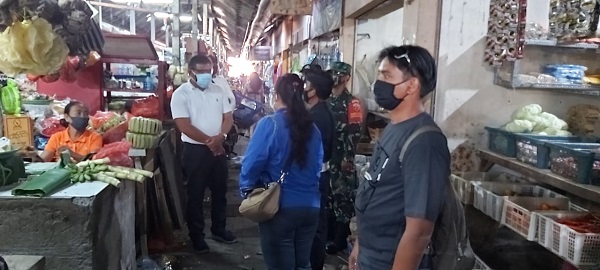 Cegah Penularan Covid-19 di Masyarakat dan Pedagang Pasar "Made Putra" Banjar Gaduh Sesetan