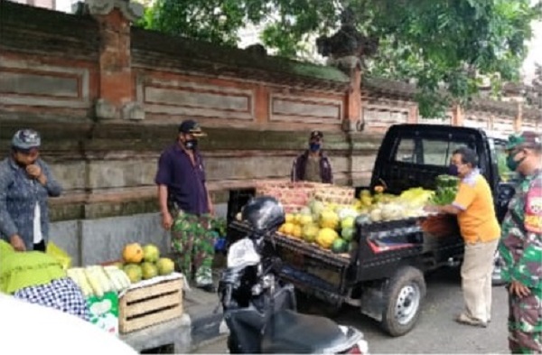 Berjualan di Trotoar, Ganggu Akses Masyarakat, Satgas Kelurahan Sumerta Tertibkan Pedagang Bermobil.