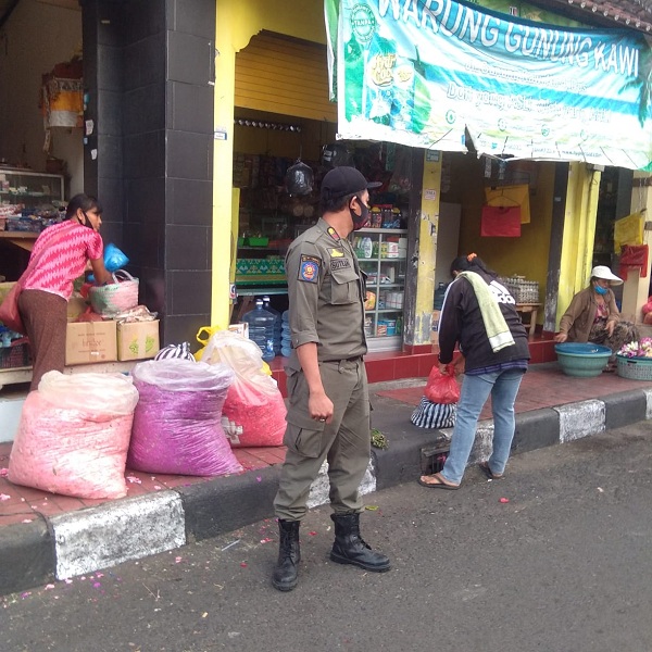 Tekan Penularan Covid-19, Semakin Meluas, Satpol PP Kota Denpasar Lakukan Penertiban di Pasar Rakyat dan Pasar Tumpah