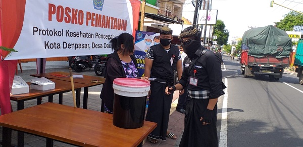 Hari Ketiga PKM Di Desa Dauh Puri Kelod, Giatkan Pemantauan Lingkungan dan Aktivitas Warga