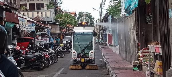 Cegah Penyebaran Covid 19, GTPP Denpasar Rutin Setiap Hari Lakukan Penyemprotan Disinfektan, Pada Ruang Publik