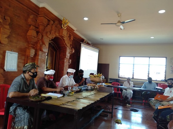 Gugah Kesadaran Masyarakat Tingkatkan Disiplin Terapkan Prokes Kelurahan Sumerta Gelar Sosialisasi dan Edukasi Sasar Krama Banjar