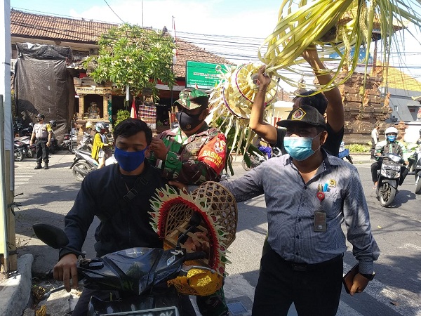 Tingkatkan Penerapan Protokol Kesehatan Desa Sidakarya Gencarkan Sosialisasi Disiplin Penggunaan Masker
