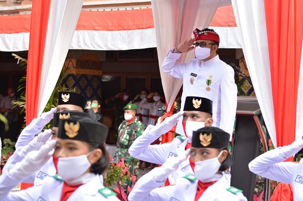 Jaya Negara Pimpin Apel Penurunan Bendera Peringatan Hut RI ke-75 di Kota Denpasar