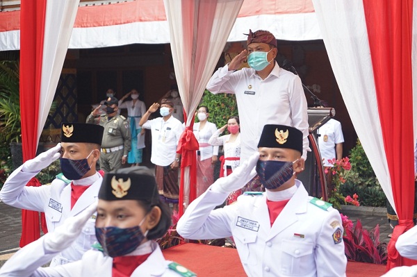 Rai Mantra Pimpin Pemkot Apel Peringatan Hut Provinsi Bali Ke-62.