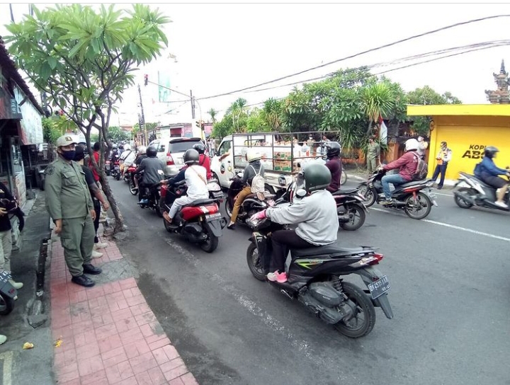 Razia Masker di Jalan Gunung Sanghyang dan Padangsambian