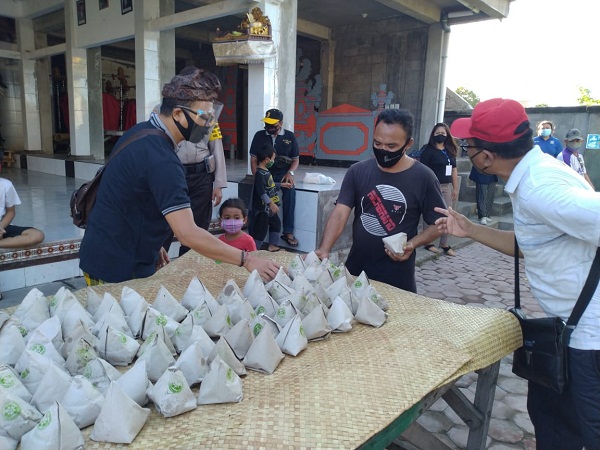 Sinergi Dengan SOS Food Rescue, Pemkot Denpasar Bagikan 250 Nasi Bungkus Gratis Kepada Warga Di Kelurahan Sumerta