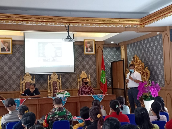 Percepat Pengendalian Covid-19, Pemkot Denpasar Gelar Sosialisasi dan Edukasi Pelaksanaan Disiplin Protokol Kesehatan di Desa Peguyangan Kangin.