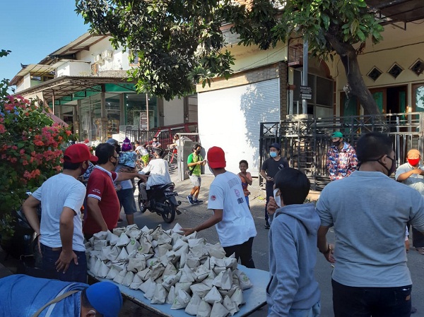 Sinergi Dengan SOS Food Rescue, Pemkot Denpasar Kembali Bagikan 300 Nasi Bungkus Gratis Kepada Warga Yang Membutuhkan