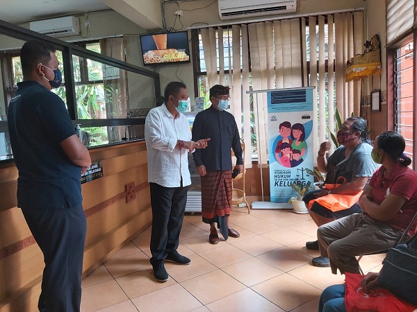 Walikota Rai Mantra Sambangi Kantor Perbekel Desa Padangsambian Kelod dan Kelurahan Pemecutan, Tinjau Percepatan Penanganan Covid-19 dan Pastikan Pelayanan Publik Disiplin Terapkan Prokes