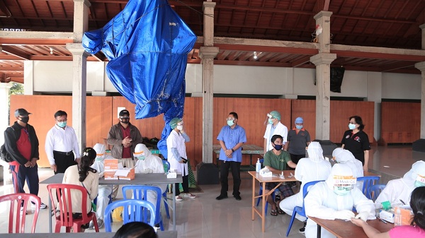 Rai Mantra : Tes Masif Untuk Mempercepat Penanganan Covid 19, Tinjau Rapid Tes di Padangsambian Kelod