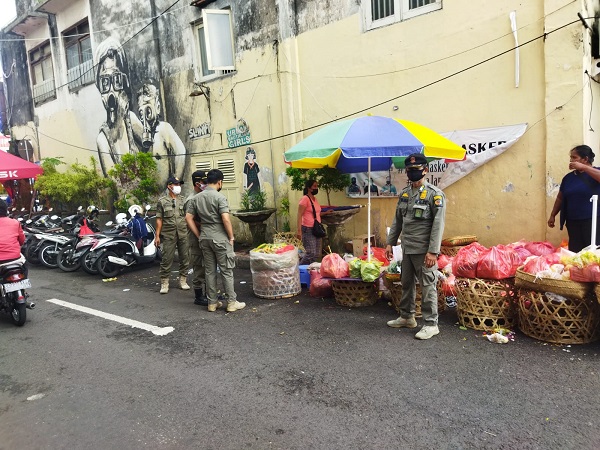 Tidak Gunakan Masker, Tim Yustisi Denpasar Bina 5 Orang Pelanggar Prokes