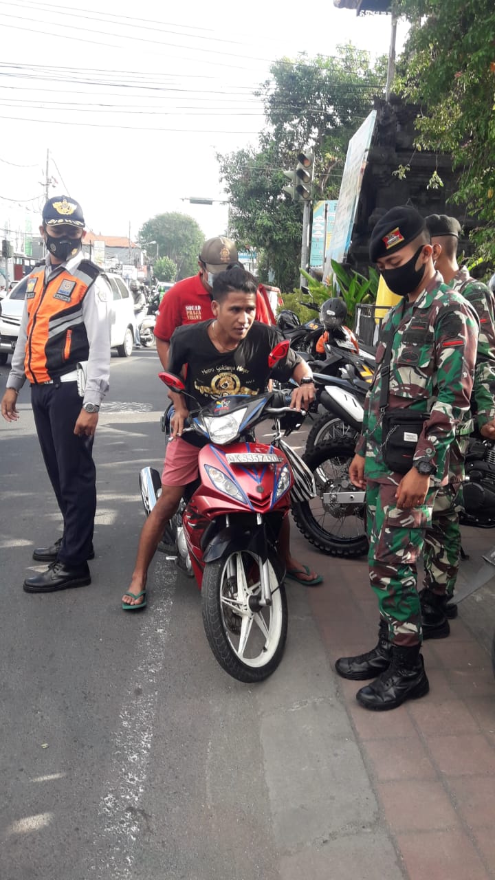 Operasi Yustisi Penegakan Prokes di Kelurahan Sesetan, Sebanyak 6 Orang Diganjar Denda, 3 Orang Lainya Dibina   