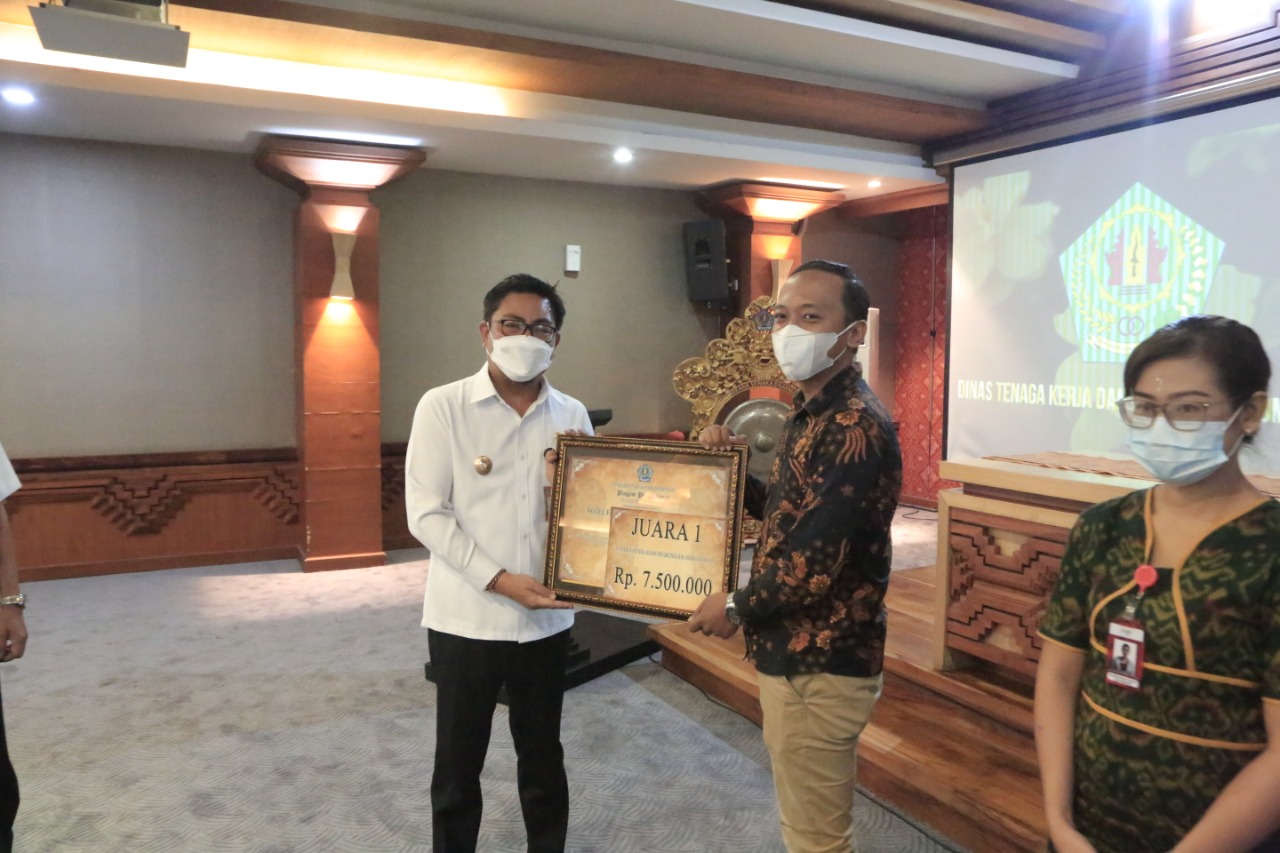 Peringati Hari Buruh Internasional (May Day)  Pemkot Denpasar Berikan Penghargaan Kepada Perusahaan Terbaik di Kota Denpasar