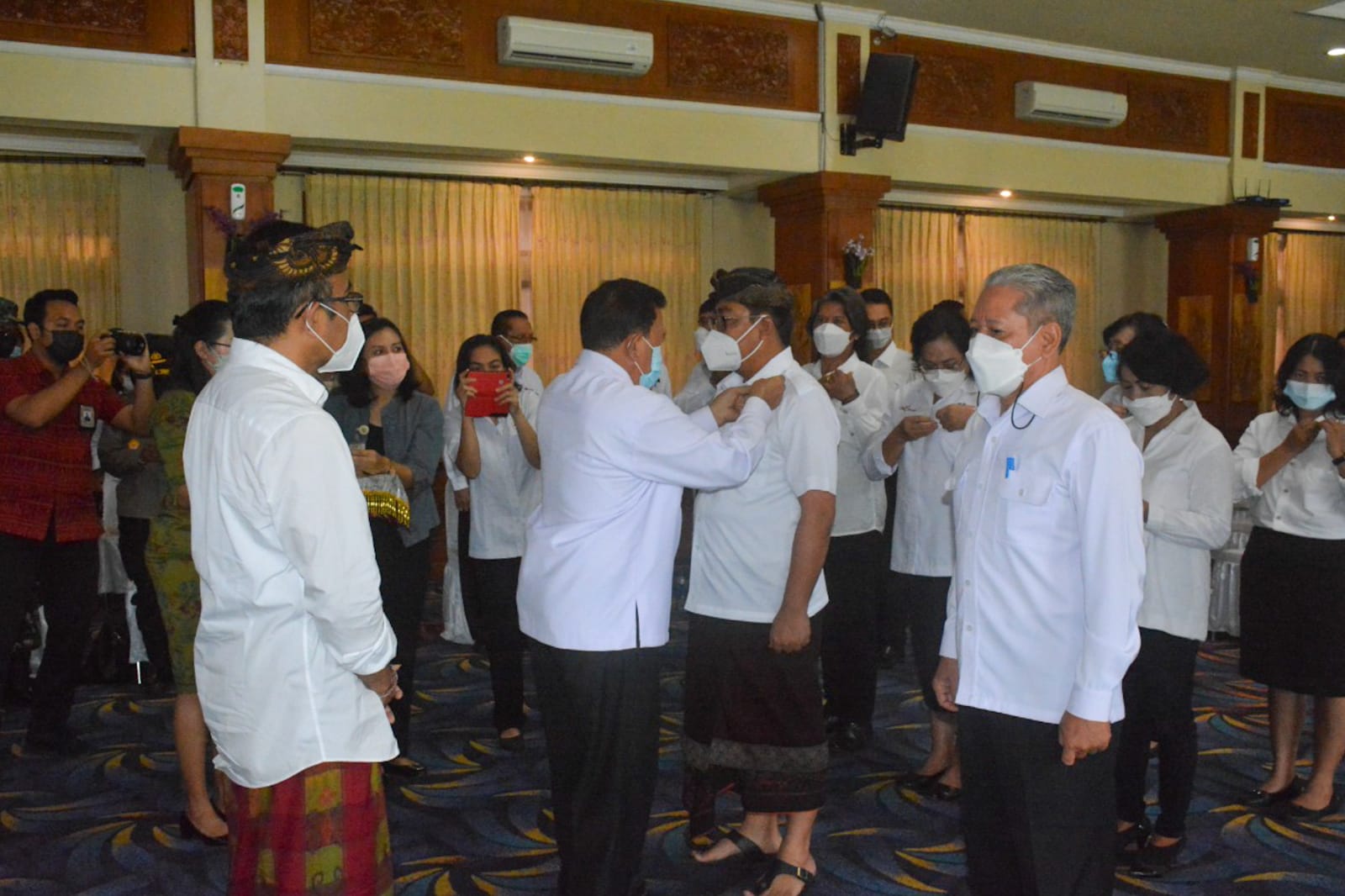 Wawali Arya Wibawa Dikukuhkan Jadi Ketua PMI Kota Denpasar Periode 2021-2026     Jaya Negara: Amalkan Prinsip Dasar PMI, Dharma Bhaktikan Tugas Untuk Masyarakat Luas