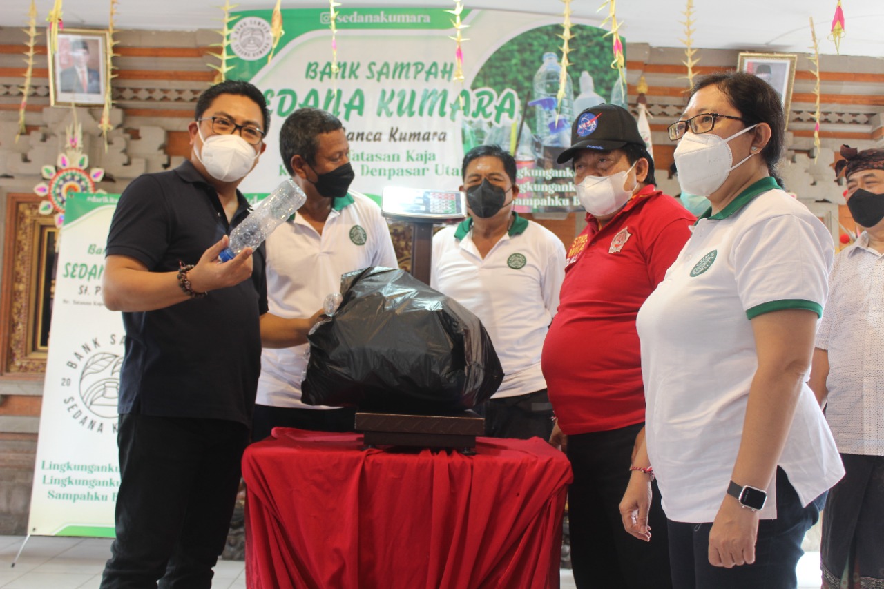 Arya Wibawa Resmikan Bank Sampah Sedana Kumara ST. Panca Kumara.  Harapkan Generasi Muda Jadi Pelopor Berperang Melawan Sampah. 