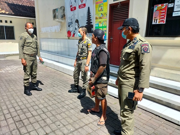 Kedepankan Cara Humanis, Satpol PP Kota Denpasar Tertibkan Pengamen dan Gepeng