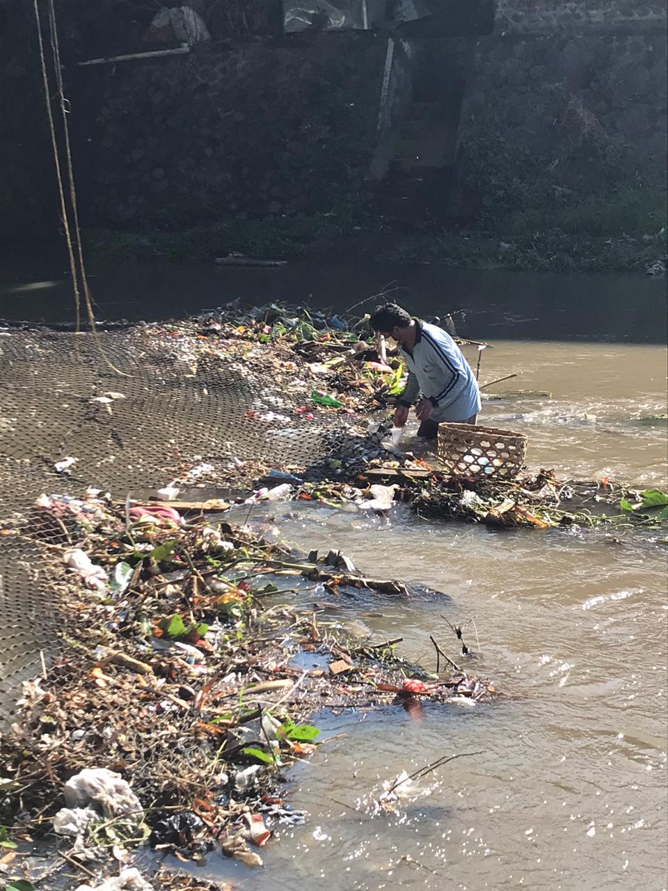 Dinas PUPR Kota Denpasar Gencarkan Pembersihan Sungai, Antisipasi Terjadinya Luapan Air